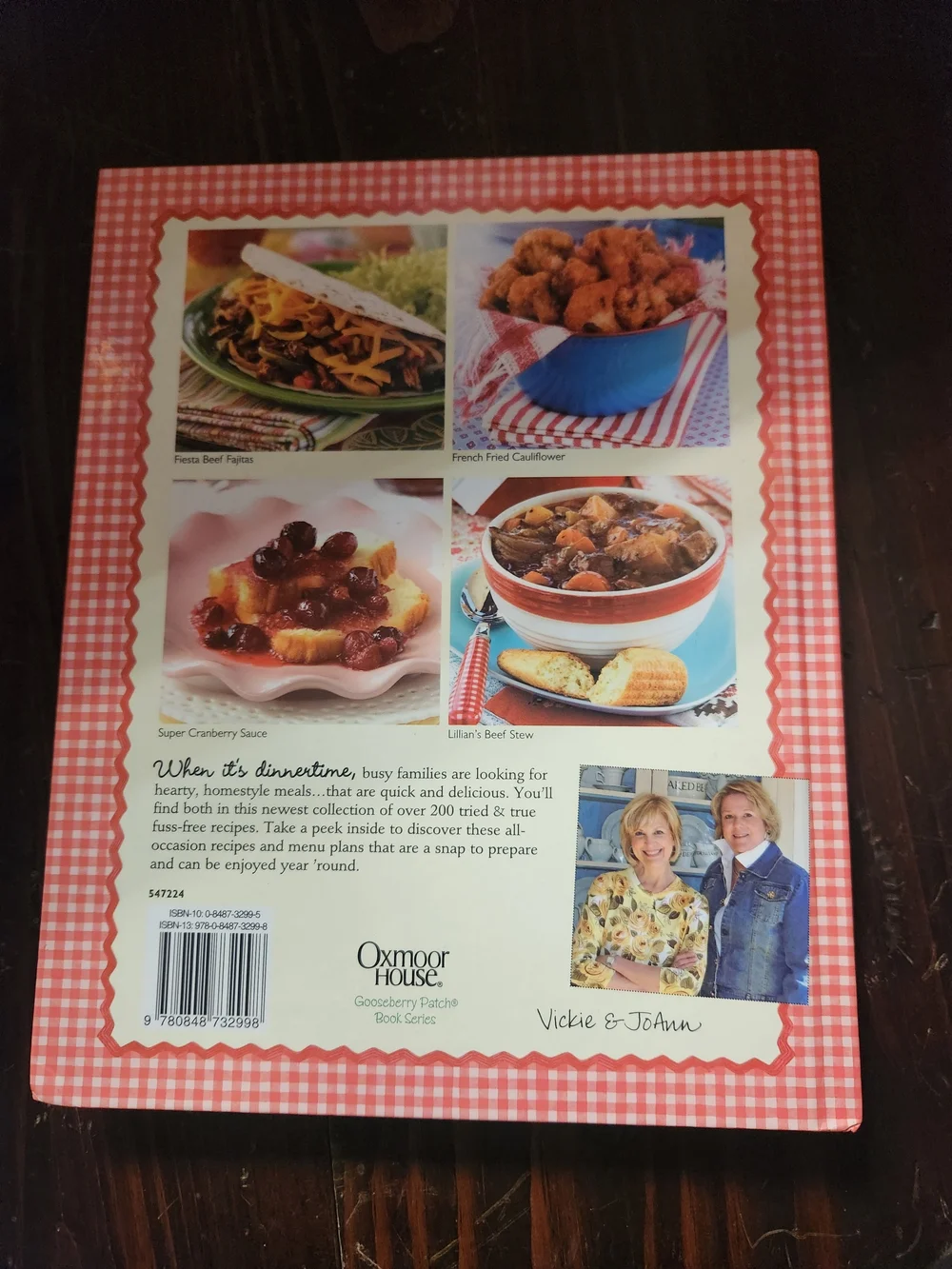 Quick & Easy Family Favorites Cookbook Gooseberry Patch - Cream Cover